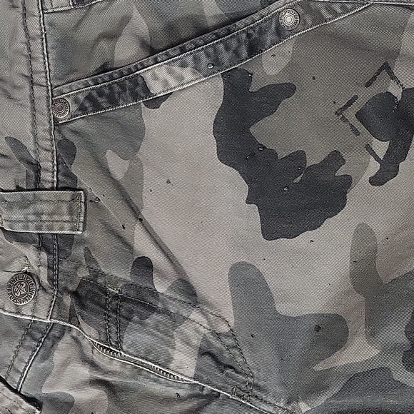 Mens Affliction Cargo Camo Shorts Bottoms - Picture 10 of 11